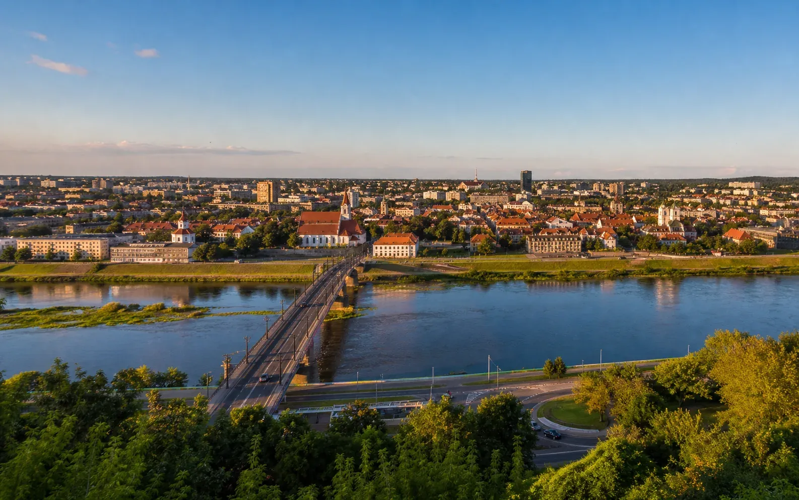 Kauno panorama nuo Aleksoto apžvalgos aikštelės